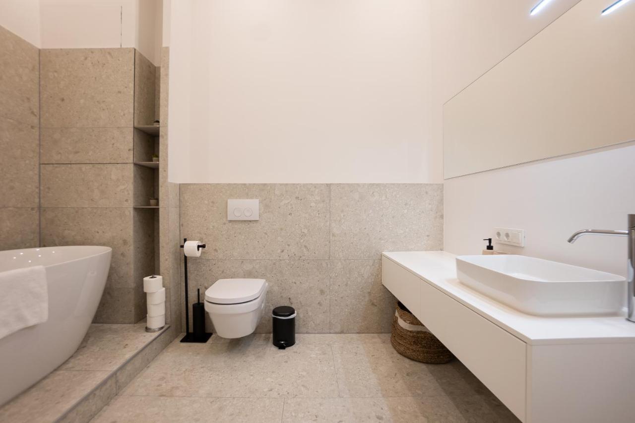 Brand-new 2-room With A King Size Bed Appartement Wenen