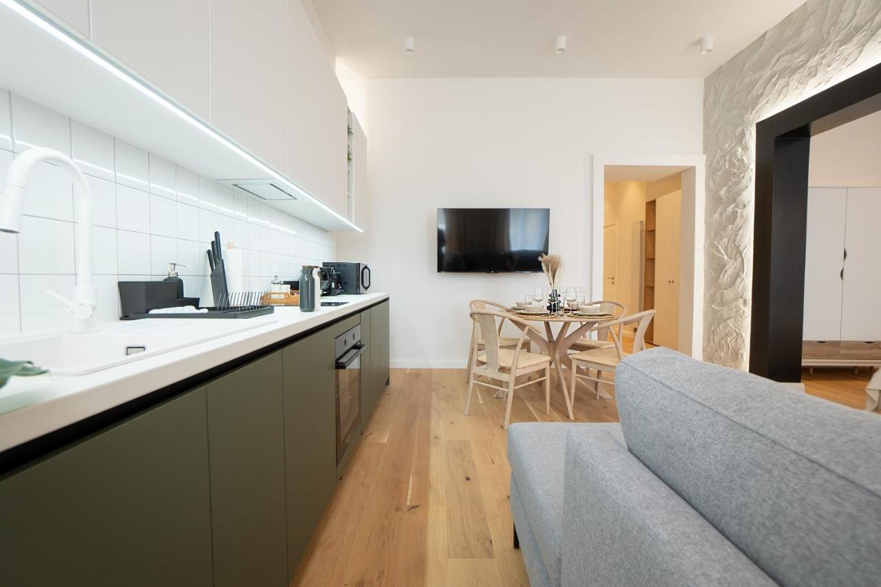 Brand-new 2-room With A King Size Bed Wenen